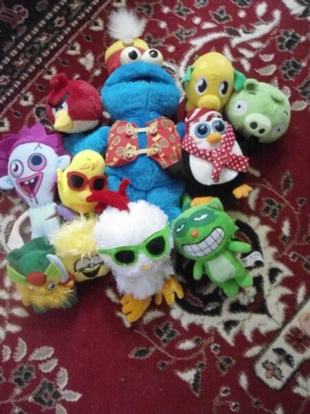 Talkiing Cookie Monster, Moshi monsters,Club Penguin &Angry Birds