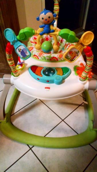 Fisher-Price Colourful Carnival SpaceSaver Jumperoo /bouncer