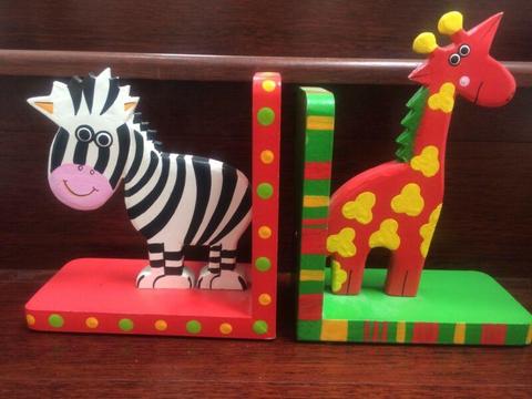 Decorative Africa animals Giraffe & zebra children book ends