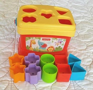 Excellent condition Fisher Price sorting shapes