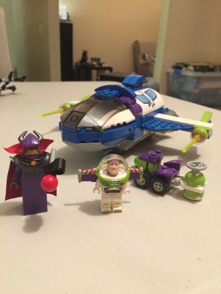 Lego Toy Story 7593 Buzz Lightyears's Starship Command ( with Zurg)