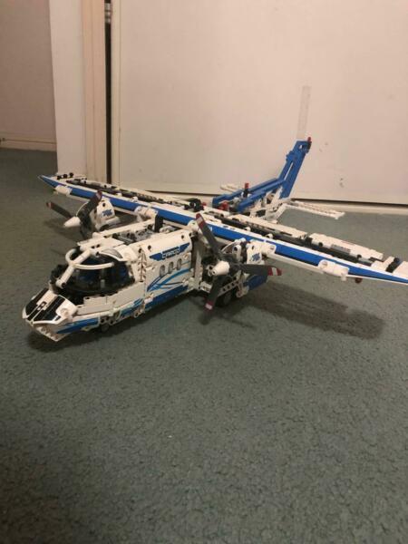 LEGO Technic Cargo Plane 42025 (used)