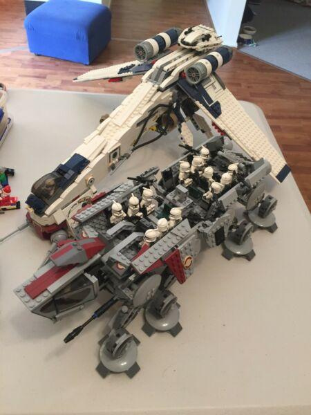 Lego Star Wars 10195 AT-OT Walker & Dropship