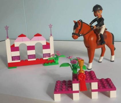 LEGO BELVILLE HORSE JUMP SET