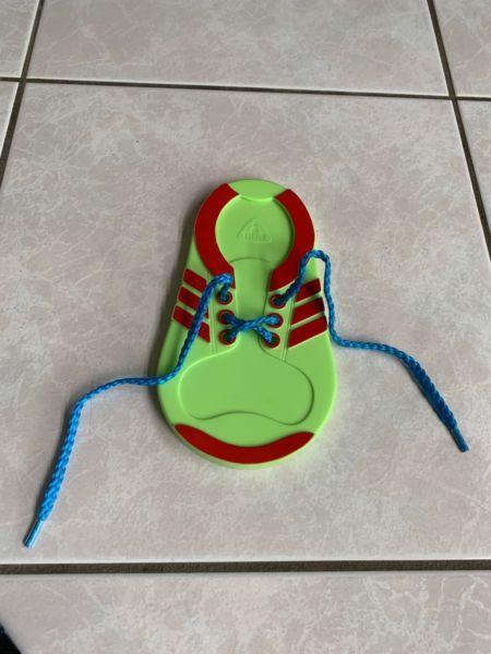 ELC tie my lace (lace up shoe) Great to learn how to tie shoes