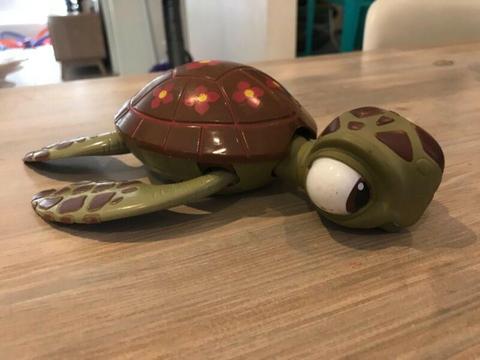 Squirt Disney Turtle Moving Bath Toy