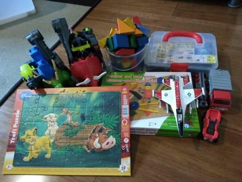 Bulk toys games in great condition