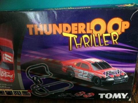 Slot Cars( TOMY ThunderLoop Thriller