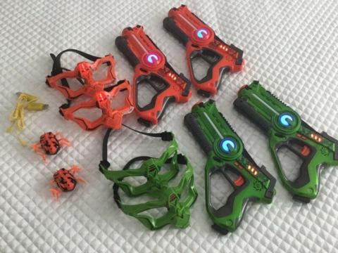Laser Tag 4 player set with masks and alien bugs