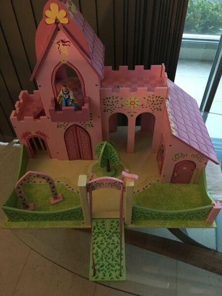 Le Toy Van Three Wishes wooden castle