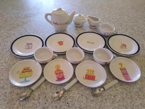 Child's toy Teaset 18 pieces. Dishwasher and microwave safe