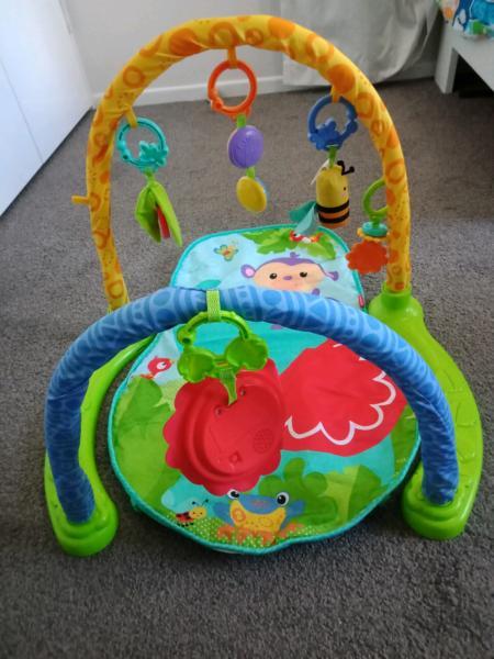 Fisher Price. Link n play musical gym