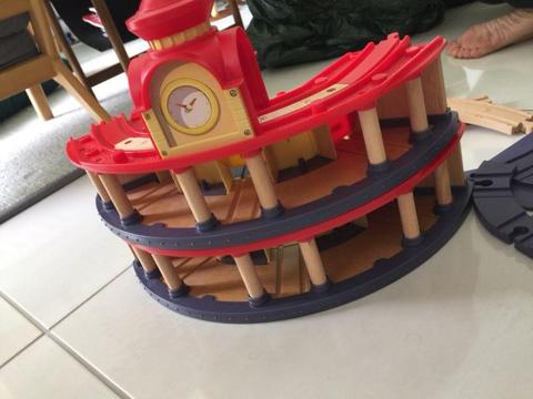 Chuggington roundhouse and wooden track