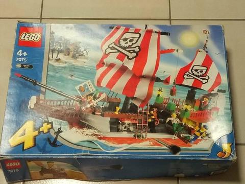 LEGO 7075 PIRATE SHIP INCOMPLETE LARGE SET WITH BOX 2004