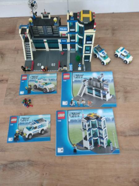 Lego police station set 7498