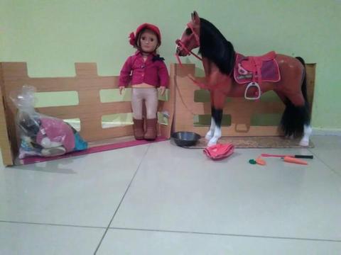 Doll and horse accesories