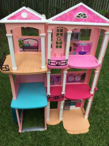 Barbie dream house - doll house