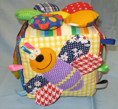 HANDMADEIN QLD BABY ACTIVITY CUBE loads colours textures