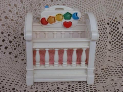 FISHER PRICE LOVING FAMILIES COT