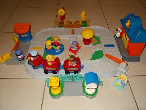 Fisher Price Little People Fun Sounds Train set