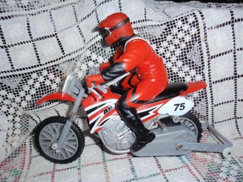 SPIN MASTERS TOYS MOTORBIKE WITH RIDER TEAM AIR HOGGS 23CM LONG
