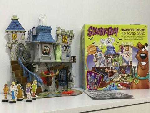 SCOOBY-DOO 3D HAUNTED HOUSE BOARD GAME