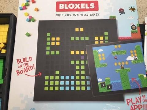 Bloxels Builder