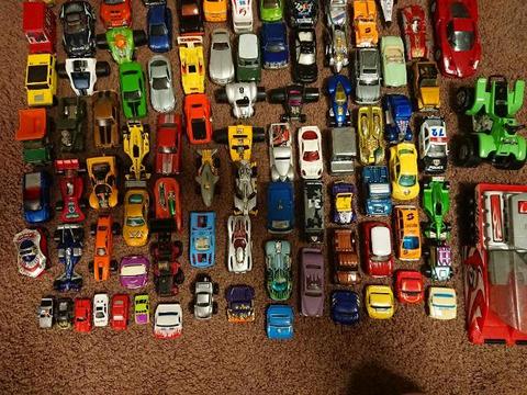 Kids Box of Toy Cars x 115 Pieces (Hot Wheels Etc) & Container