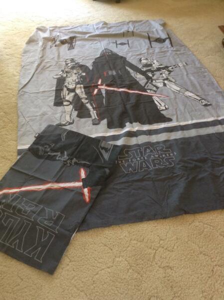 Reversable S/Bed doona cover and P/Case STAR WARS