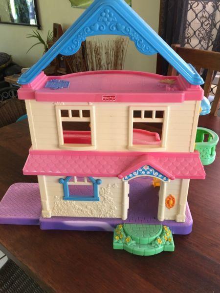 Fisher price Dolls House