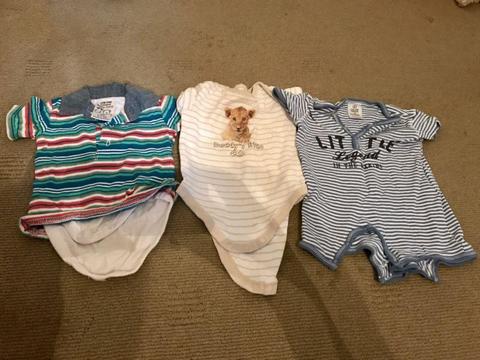 Bunch of boys clothes size 000 to 1