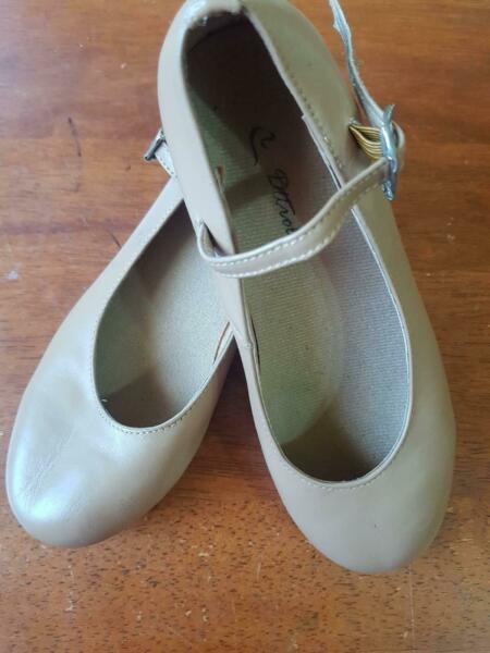 Girls Tap Dance Shoes size AU13/US1