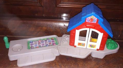 Fisher Price Little People school house