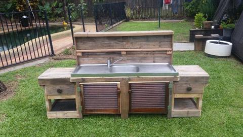 Kids mud kitchen