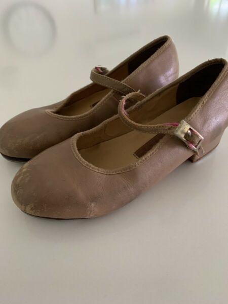 Girls Tap Shoes size 12.5