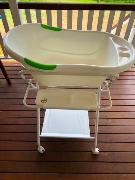 Baby bath and stand Love n Care brand