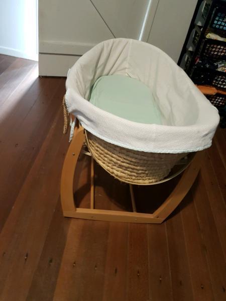 Moses basket/bassinet GUC sold Pending PU