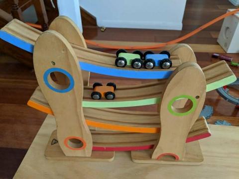 ELC wooden racing car set