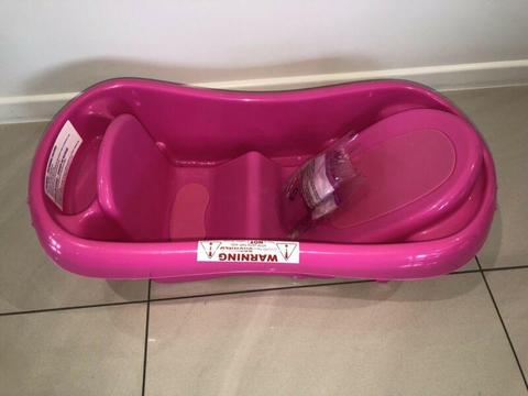 Bath tub, newborn to toddler