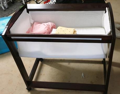 Baby bassinet bedding