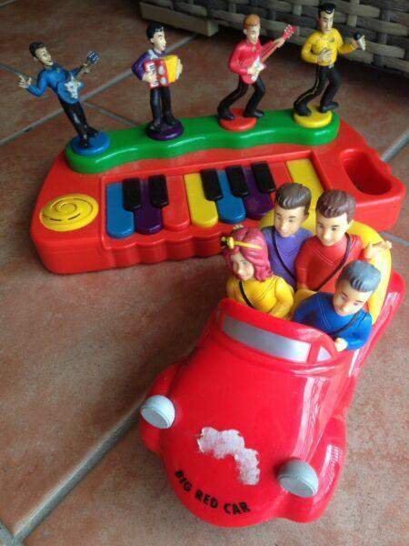 Wiggles car and piano
