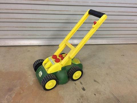 John Deere lawnmower toy