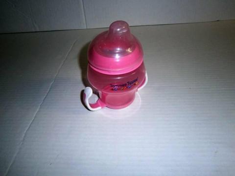 1 x Tommee Tippee Sipper Cup. 50 cents