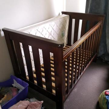 Boori Country cot/bed