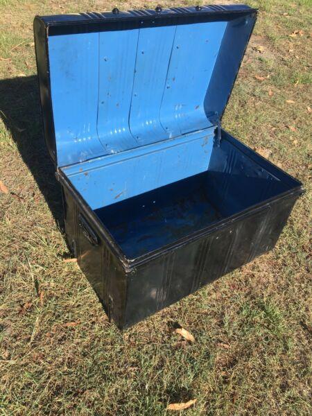 Metal storage / toy box container