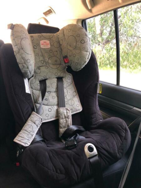 Safe & Sound Maxi Rider Child's car seat