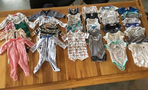 Bulk lot baby clothes size 000