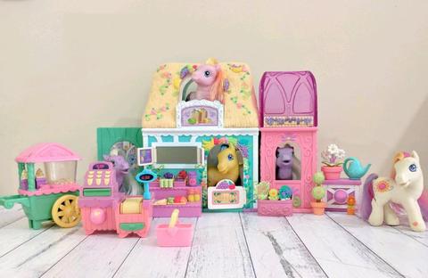 My Little Pony Bloomin Blossoms Shop Set w 3 Collectable Ponies