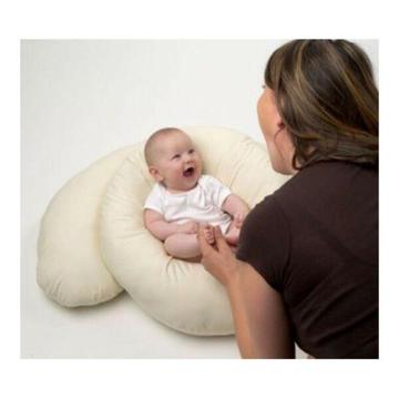 Baby studio body and breastfeeding pillow
