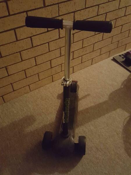 Street Ace Stealth Scooter very good condition